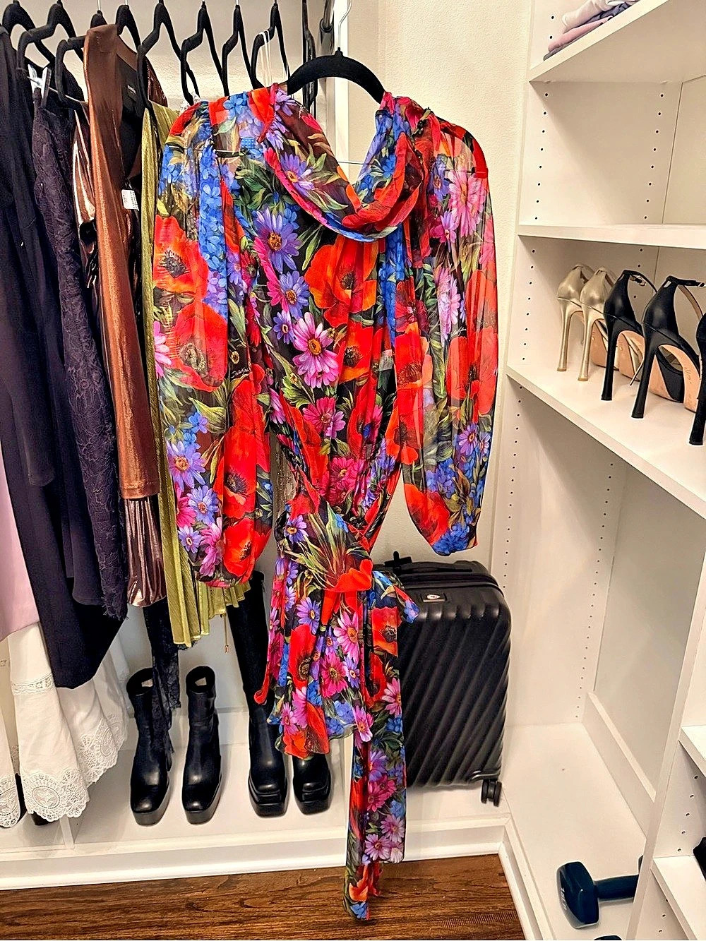 Dolce & Gabbana Floral Dress in Red & Blue Size 40 Excellent Condition